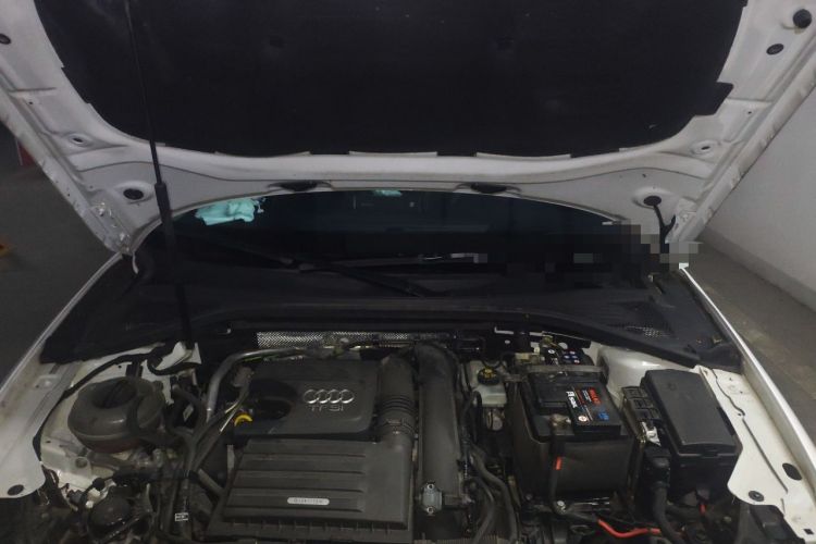Used Audi A3 2019 Limousine 35 TFSI Ambition China VI Engine Bay