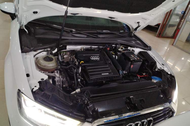 Used Audi A3 2019 Limousine 35 TFSI Fashion Edition China V standard Engine Bay