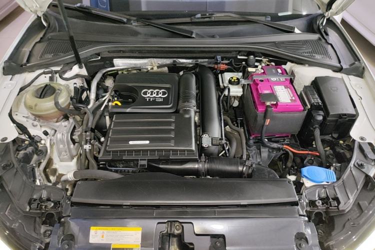 Used Audi A3 2019 Limousine 35 TFSI Fashion Edition China V standard Engine Bay