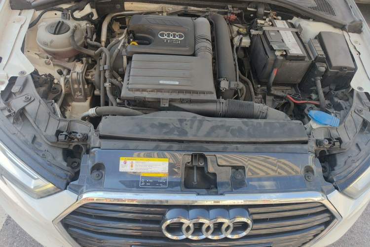 Used Audi A3 2019 Limousine 35 TFSI Fashion Edition China V standard Engine Bay