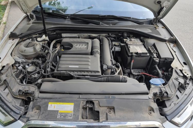 Used Audi A3 2019 Sportback 35 TFSI Ambition China VI Engine Bay
