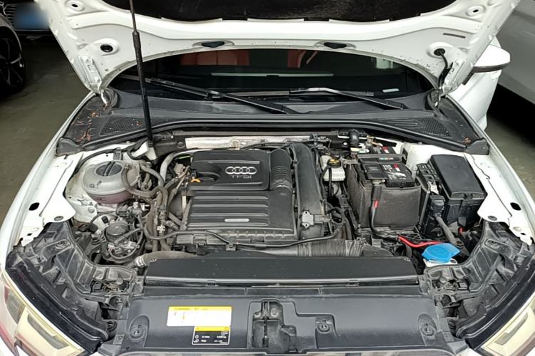 Used Audi A3 2019 Limousine 35 TFSI Ambition China VI Engine Bay