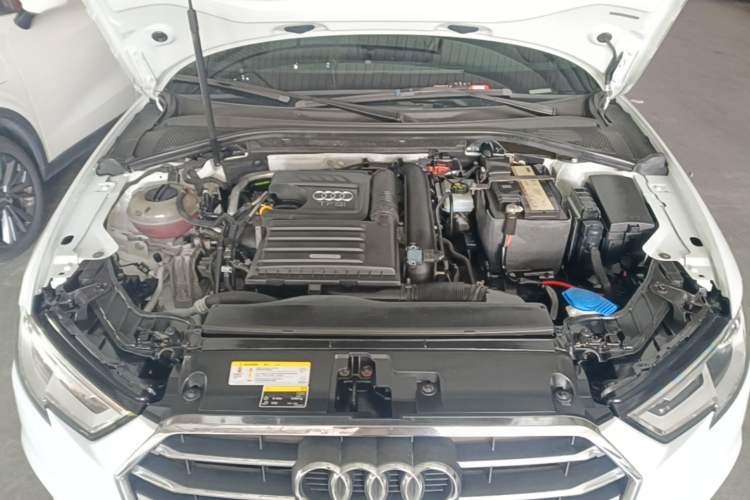 Used Audi A3 2019 Sportback 35 TFSI Ambition China V Engine Bay