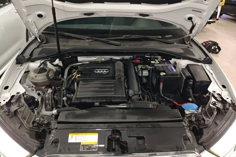 Used Audi A3 2019 Limousine 35 TFSI Fashion Edition China V standard Engine Bay