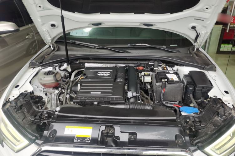 Used Audi A3 2019 Limousine 35 TFSI Fashion Edition China V standard Engine Bay