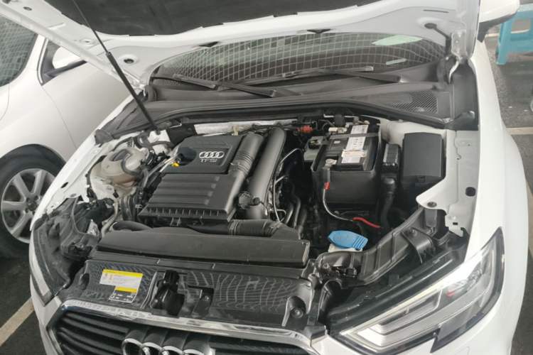 Used Audi A3 2019 Limousine 35 TFSI Fashion Edition China V standard Engine Bay