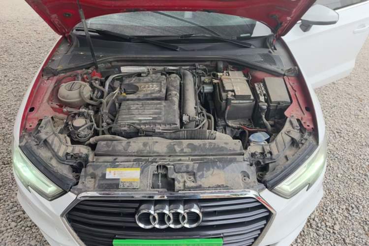Used Audi A3 2019 Limousine 35 TFSI Fashion Edition China VI Emission Standard Engine Bay