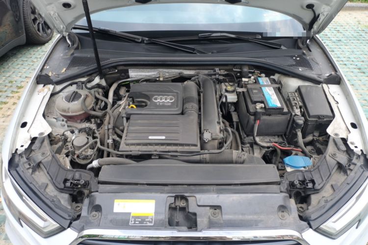 Used Audi A3 2019 Limousine 35 TFSI Fashion Edition China VI Emission Standard Engine Bay