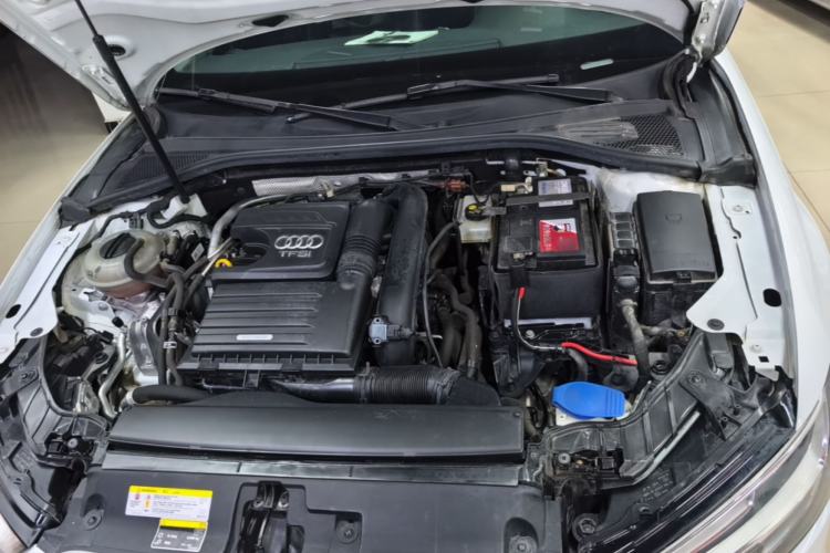 Used Audi A3 2019 Limousine 35 TFSI Style Version China V Emission Standard Engine Bay