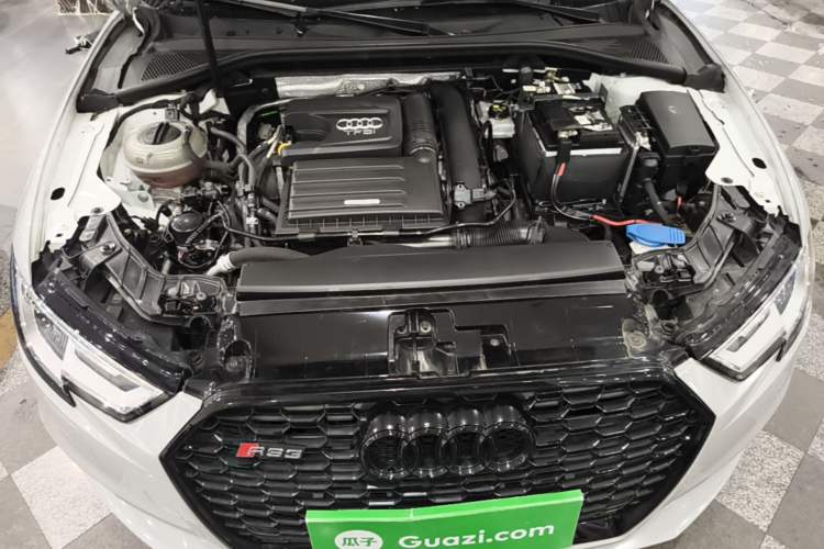 Used Audi A3 2019 Sportback 35 TFSI Ambition China VI Engine Bay