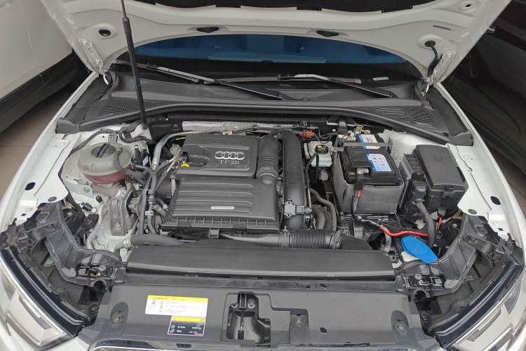 Used Audi A3 2019 Sportback 35 TFSI Ambition China V Engine Bay