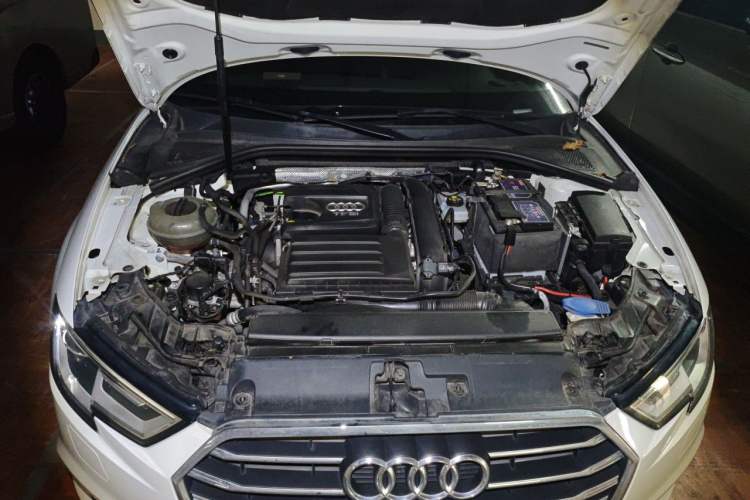 Used Audi A3 2019 Limousine 35 TFSI Ambition China VI Engine Bay
