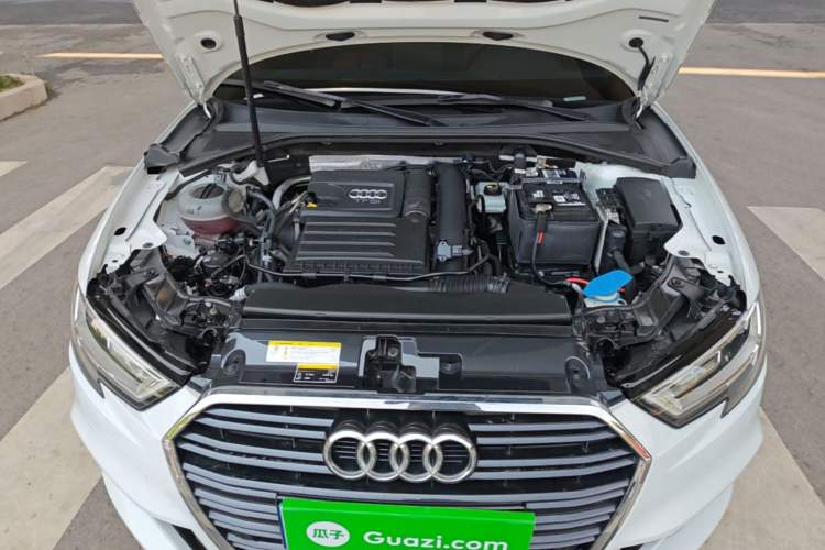 Used Audi A3 2019 Limousine 35 TFSI Fashion Edition China VI Emission Standard Engine Bay