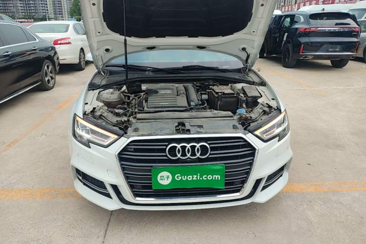 Used Audi A3 2019 Limousine 35 TFSI Fashion Edition China VI Emission Standard Engine Bay