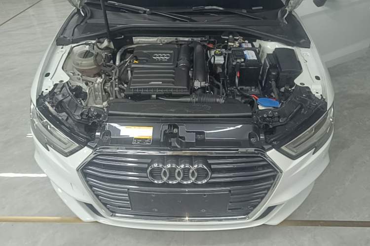 Used Audi A3 2019 Limousine 35 TFSI Fashion Edition China V standard Engine Bay