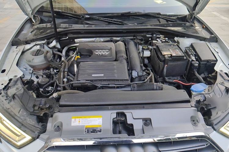 Used Audi A3 2019 Sportback 35 TFSI Fashion Edition China VI Emission Standard Engine Bay
