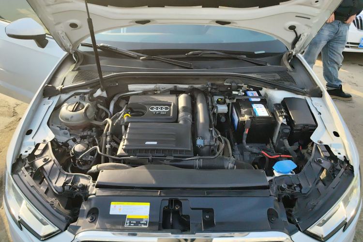 Used Audi A3 2019 Sportback 35 TFSI Ambition China VI Engine Bay