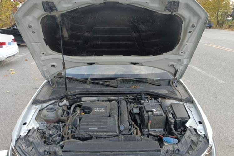 Used Audi A3 2019 Sportback 35 TFSI Ambition China VI Engine Bay