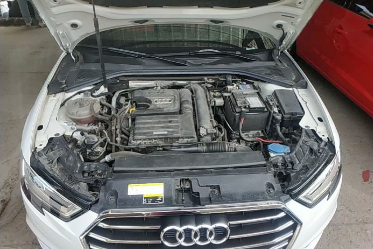 Used Audi A3 2019 Limousine 35 TFSI Style Edition China VI Emission Standard Engine Bay
