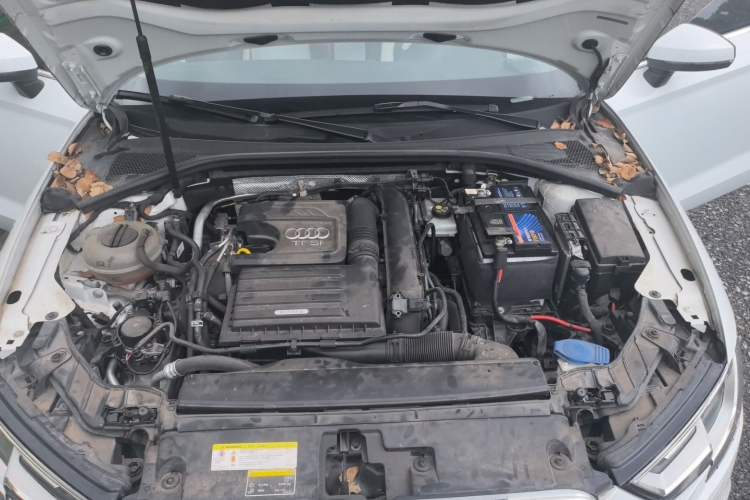 Used Audi A3 2019 Limousine 35 TFSI Ambition China VI Engine Bay