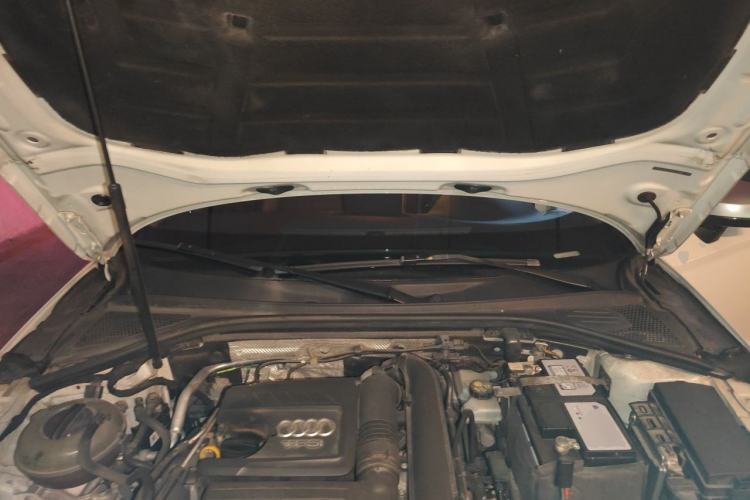 Used Audi A3 2019 Limousine 35 TFSI Fashion Edition China VI Emission Standard Engine Bay
