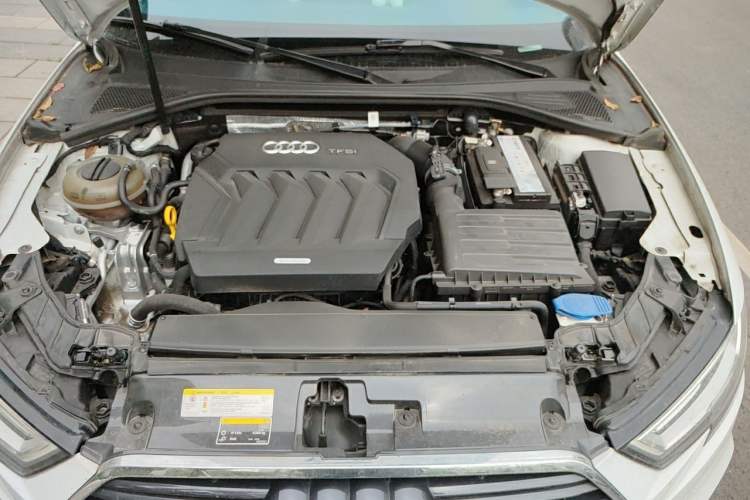 Used Audi A3 2019 Limousine 40 TFSI Sporty Version China VI Engine Bay
