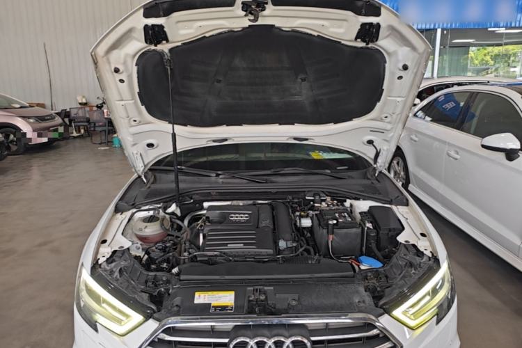 Used Audi A3 2019 Limousine 35 TFSI Style Edition China VI Emission Standard Engine Bay