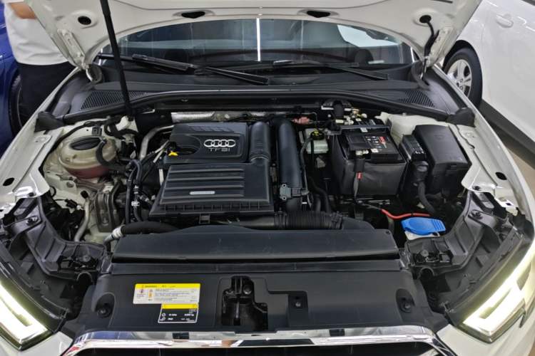 Used Audi A3 2019 Limousine 35 TFSI Ambition China V Engine Bay
