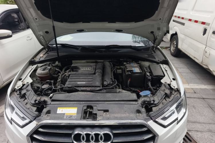Used Audi A3 2019 Limousine 35 TFSI Ambition China VI Engine Bay