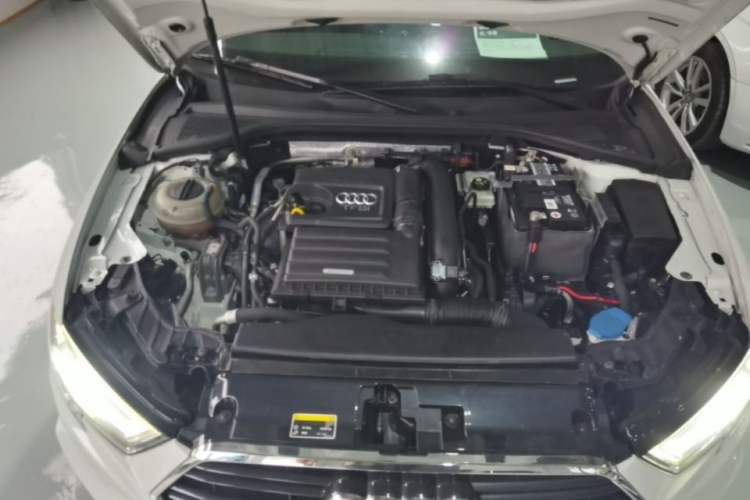 Used Audi A3 2019 Limousine 35 TFSI Fashion Edition China V standard Engine Bay