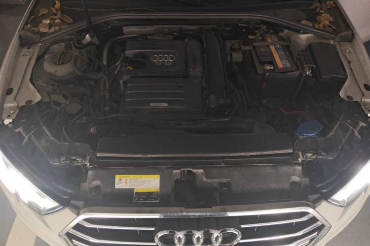 Used Audi A3 2019 Limousine 35 TFSI Ambition China VI Engine Bay