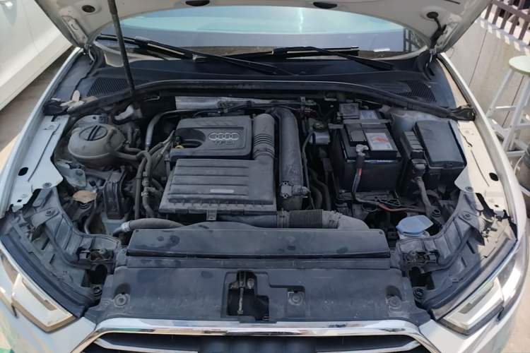 Used Audi A3 2019 Sportback 35 TFSI Ambition China V Engine Bay