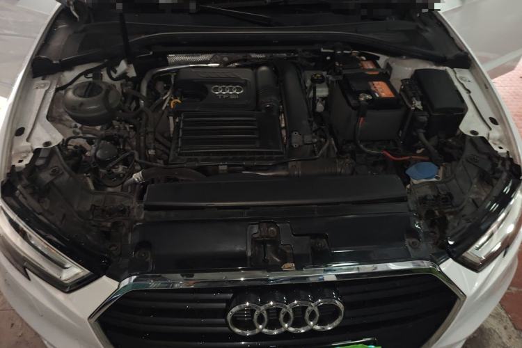 Used Audi A3 2019 Sportback 35 TFSI Fashion Edition China VI Emission Standard Engine Bay