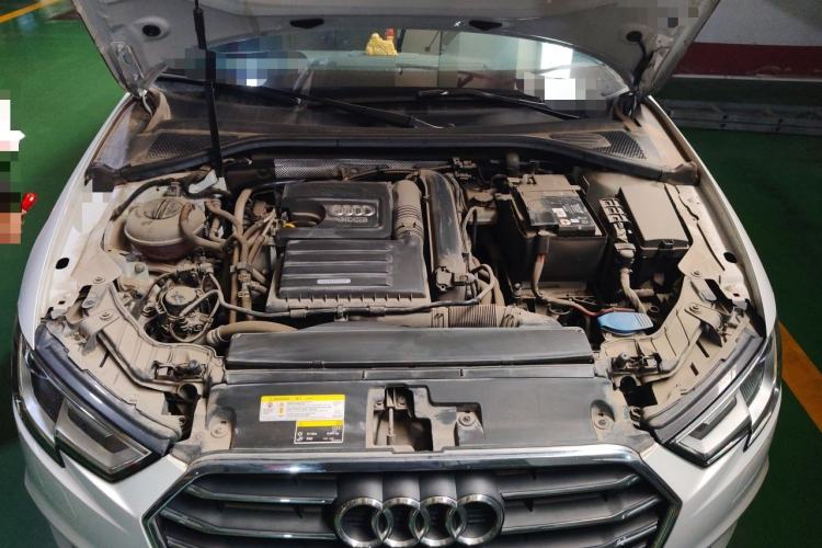Used Audi A3 2019 Limousine 35 TFSI Ambition China VI Engine Bay
