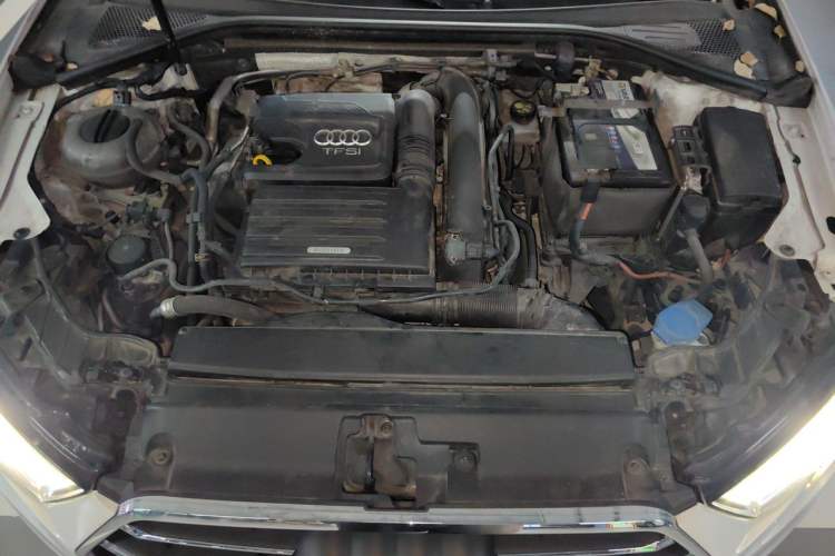 Used Audi A3 2019 Limousine 35 TFSI Ambition China VI Engine Bay