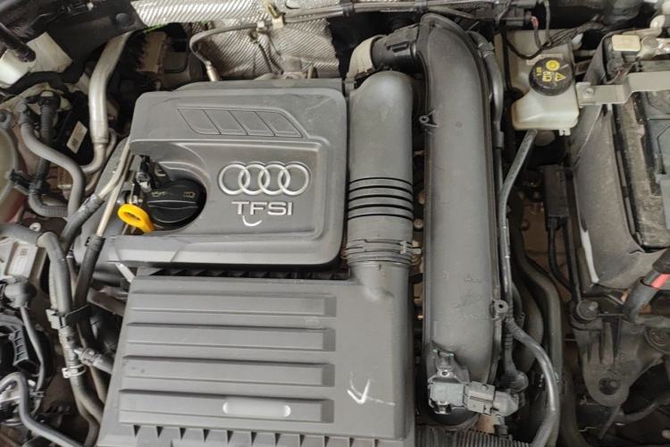 Used Audi A3 2019 Limousine 35 TFSI Fashion Edition China VI Emission Standard Engine Bay