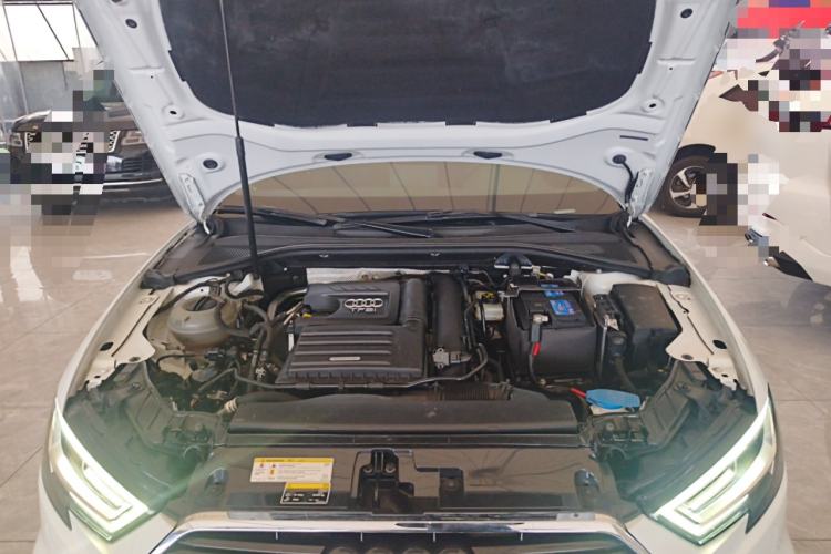 Used Audi A3 2019 Sportback 35 TFSI Fashion Edition China VI Emission Standard Engine Bay