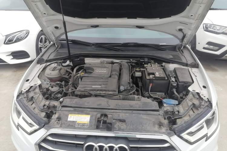 Used Audi A3 2019 Limousine 35 TFSI Ambition China VI Engine Bay