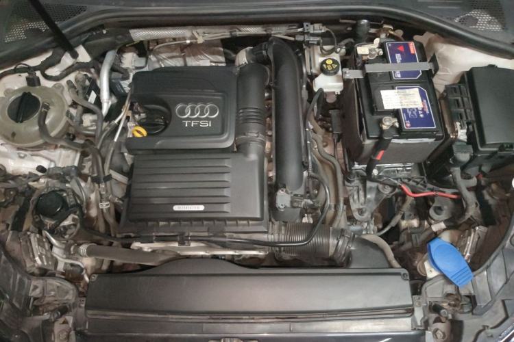 Used Audi A3 2019 Sportback 35 TFSI Fashion Edition China VI Emission Standard Engine Bay