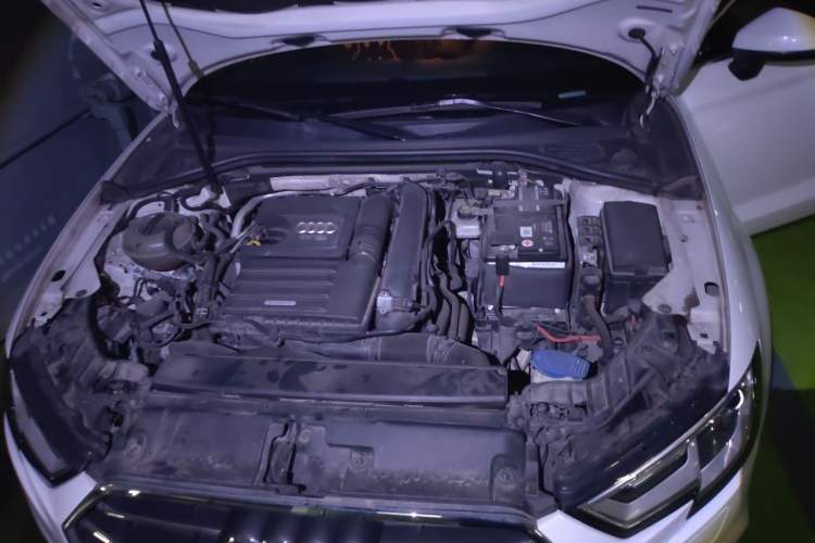 Used Audi A3 2019 Limousine 35 TFSI Ambition China VI Engine Bay