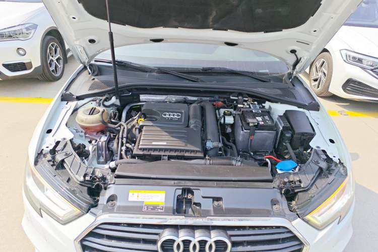 Used Audi A3 2019 Limousine 35 TFSI Fashion Edition China V standard Engine Bay