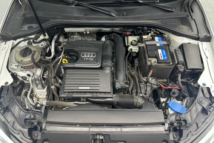 Used Audi A3 2019 Limousine 35 TFSI Style Version China V Emission Standard Engine Bay