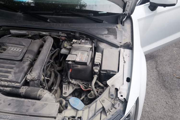 Used Audi A3 2019 Limousine 35 TFSI Ambition China V Engine Bay Left