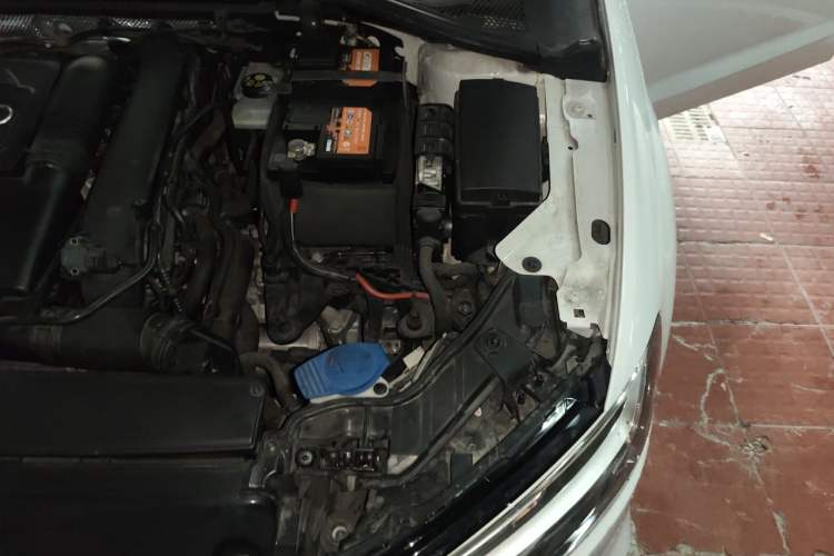 Used Audi A3 2019 Sportback 35 TFSI Fashion Edition China VI Emission Standard Engine Bay Left