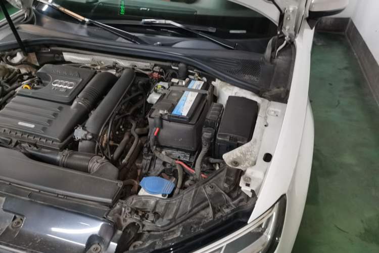 Used Audi A3 2019 Sportback 35 TFSI Fashion Edition China V Engine Bay Left