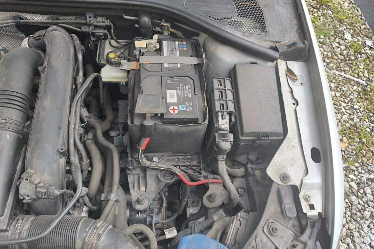 Used Audi A3 2019 Sportback 35 TFSI Fashion Edition China VI Emission Standard Engine Bay Left