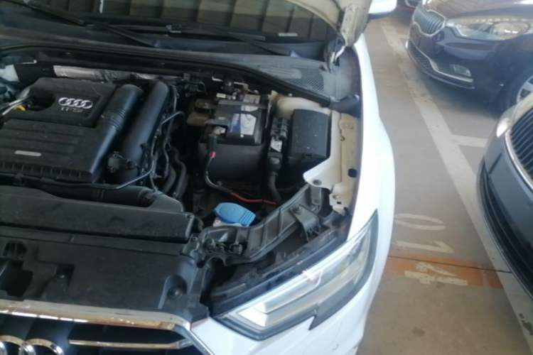 Used Audi A3 2019 Limousine 35 TFSI Style Edition China VI Emission Standard Engine Bay Left