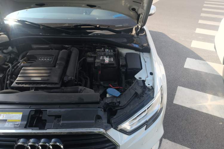 Used Audi A3 2019 Limousine 35 TFSI Fashion Edition China V standard Engine Bay Left