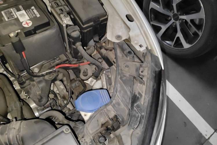 Used Audi A3 2019 Sportback 35 TFSI Fashion Edition China VI Emission Standard Engine Bay Left