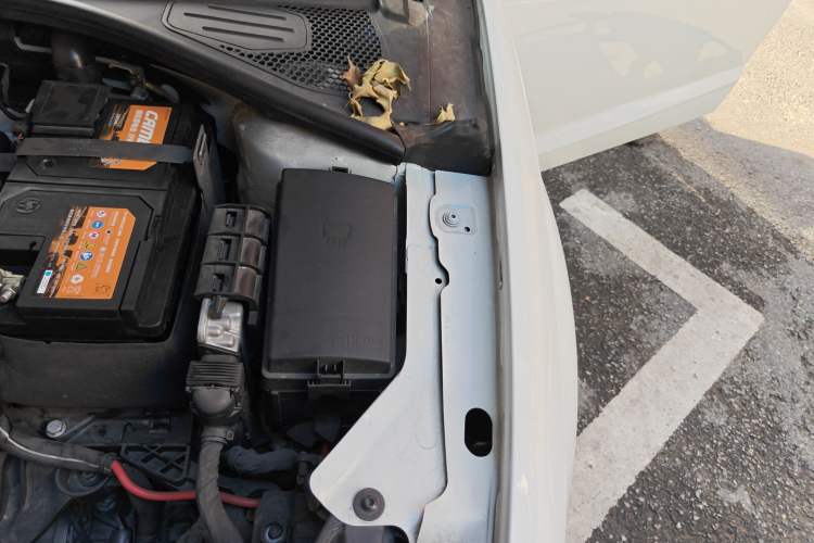 Used Audi A3 2019 Sportback 35 TFSI Fashion Edition China VI Emission Standard Engine Bay Left
